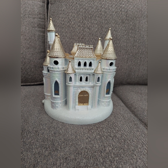 Disney princess lightup castle candle holder by bath and body works - Picture 3 of 3